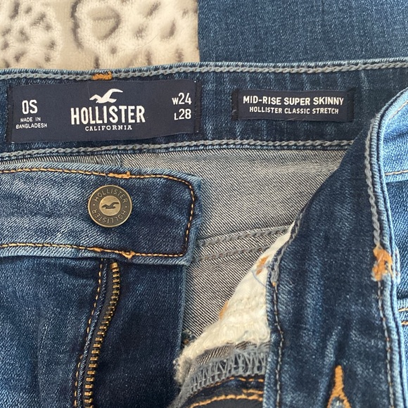 HOLLISTER Mid-Rise Super Skinny Jeans - Picture 5 of 5
